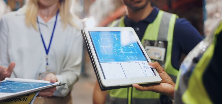 /bynder-asset/bynder:40B88892-8454-4B69-ACC0C274E7B46E36/Landscape_MD/COLOUR-IMAGE_person-using-tablet-in-factory_apr26.jpg?1776243912000