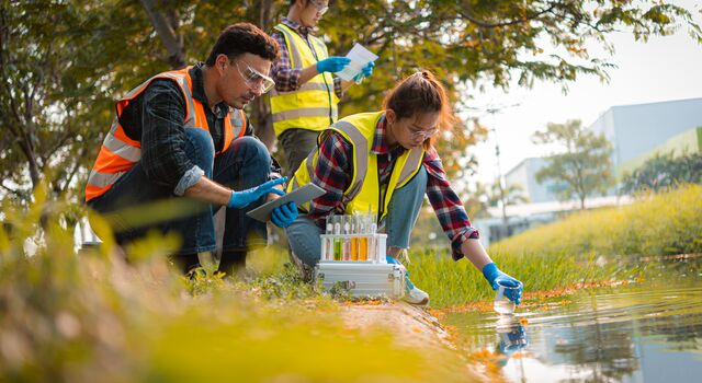 COLOUR-IMAGE_water-quality-testing_june26