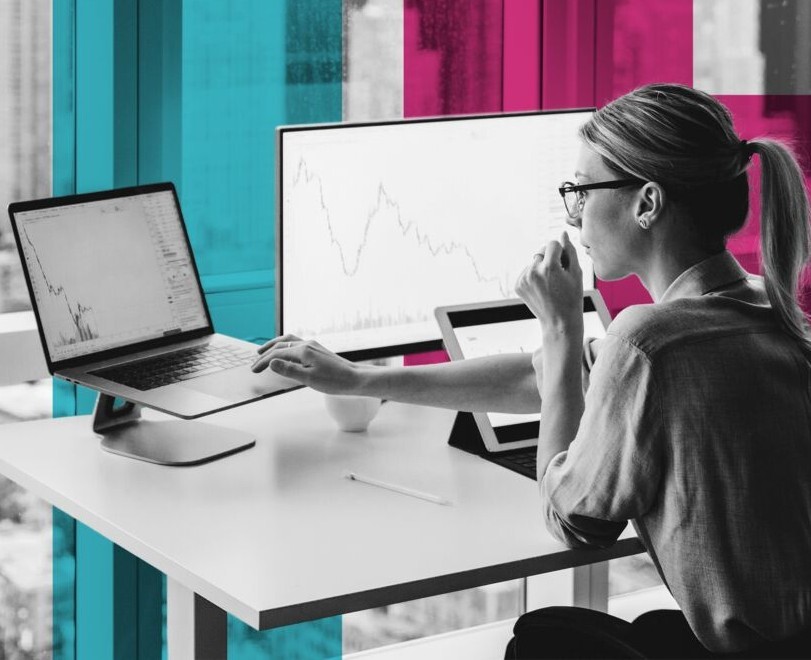 Medium JPEG-SINGLE-IMAGE_squares-woman-in-computer_feb25